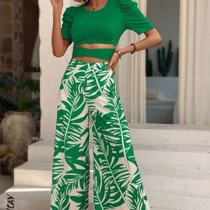 Green and White Palm Leaf Wide Leg Pants & Solid Green stretch knit crop top L